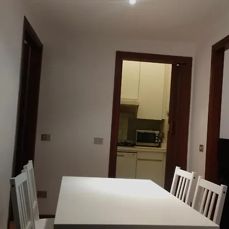 Very Big At 3 Minutes On Foot From Duomo Cathedral Apartman